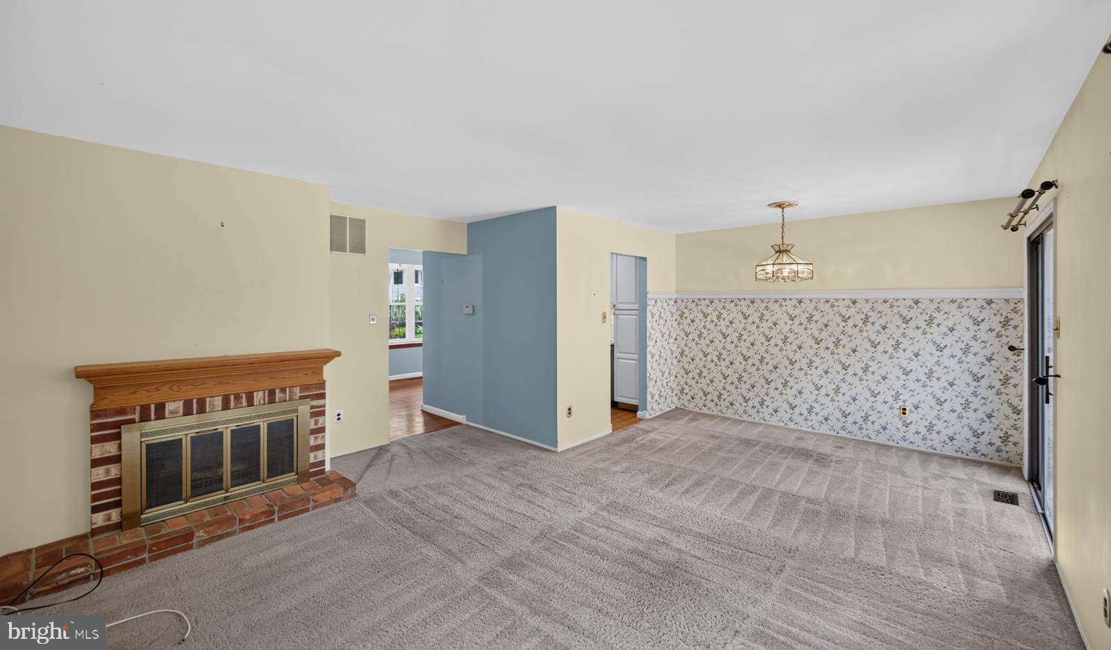MONTGOMERY GLEN - Residential