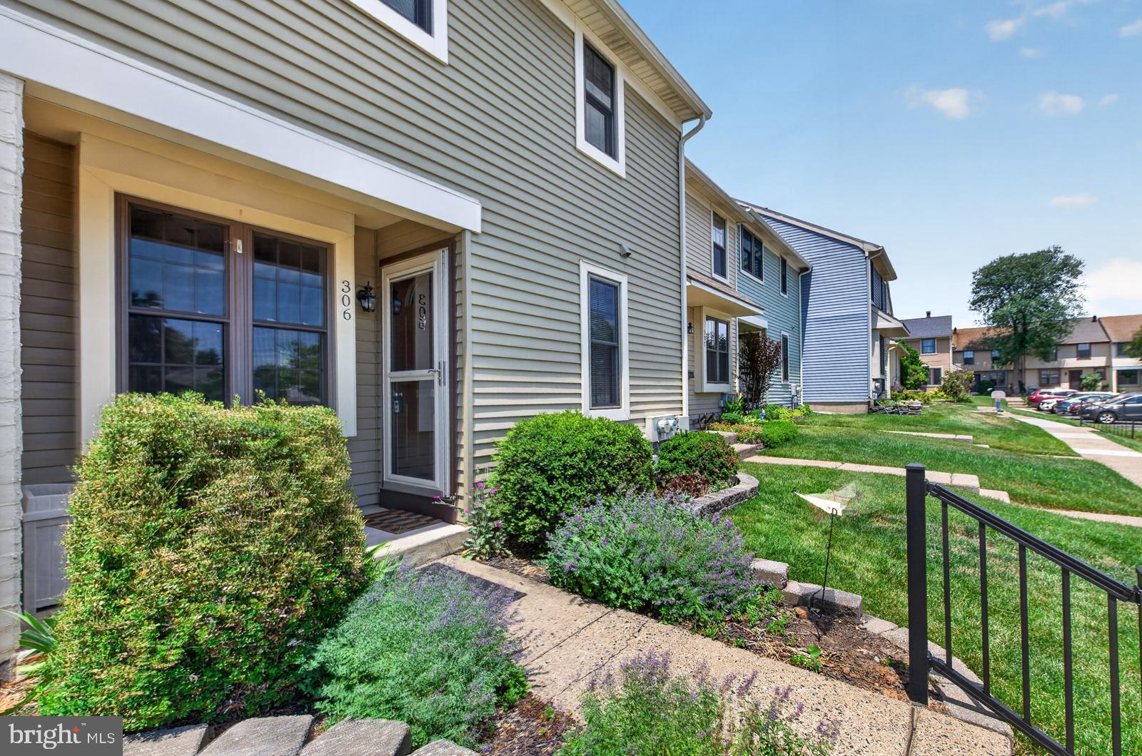 MONTGOMERY GLEN - Residential
