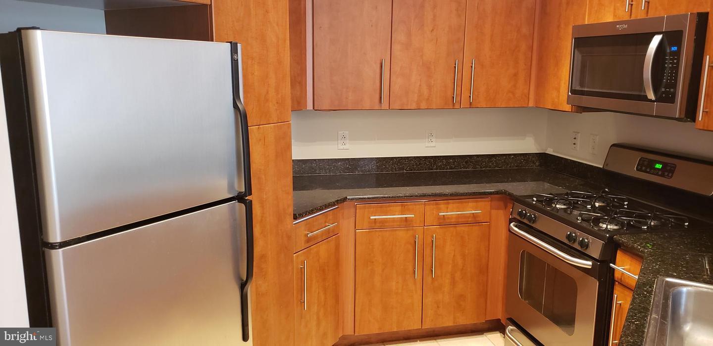 CLARENDON - Residential Lease