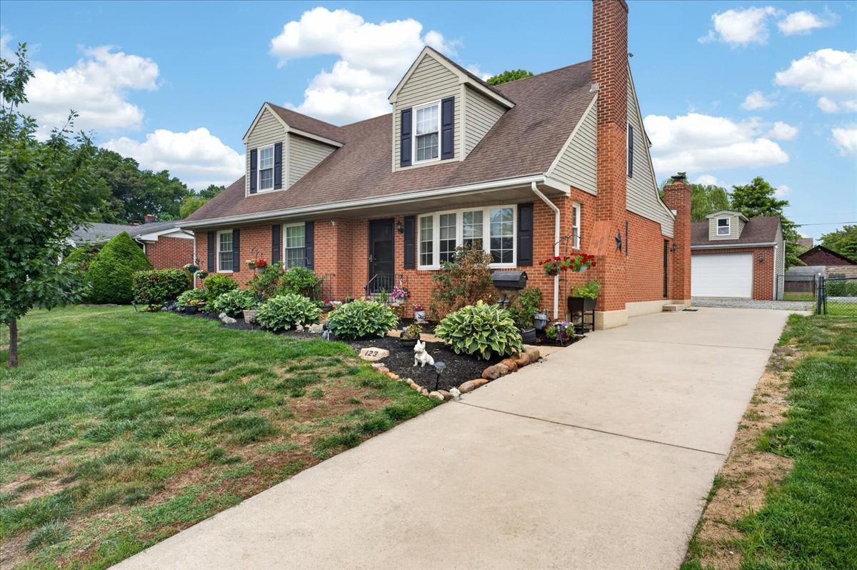 VAN DYKE VILLAGE - Residential