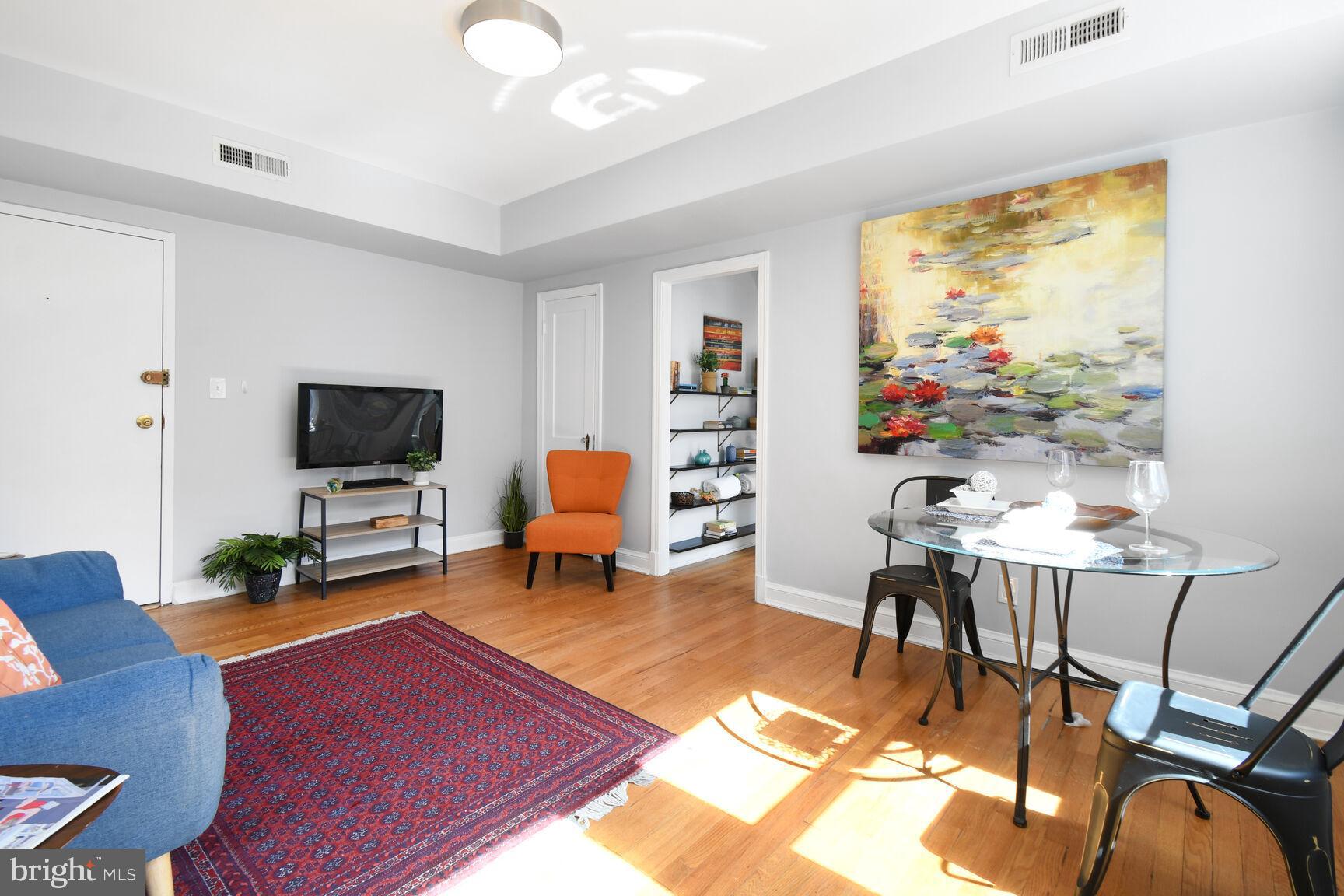 CAPITOL HILL - Residential