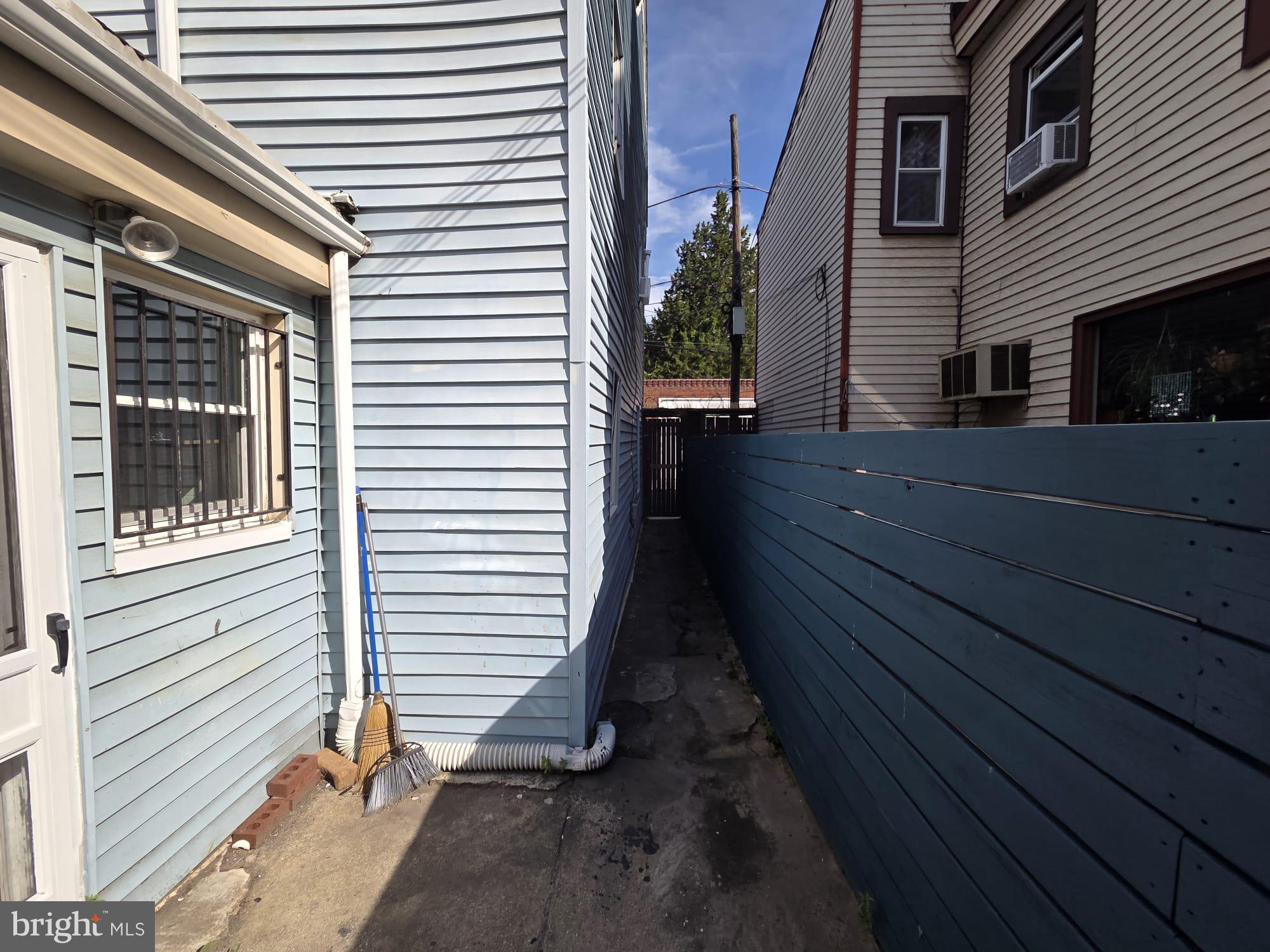 PORT RICHMOND - Residential