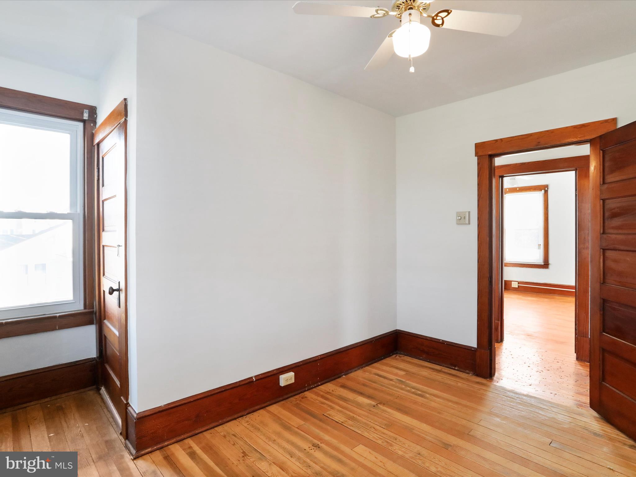 MAUGANSVILLE - Residential