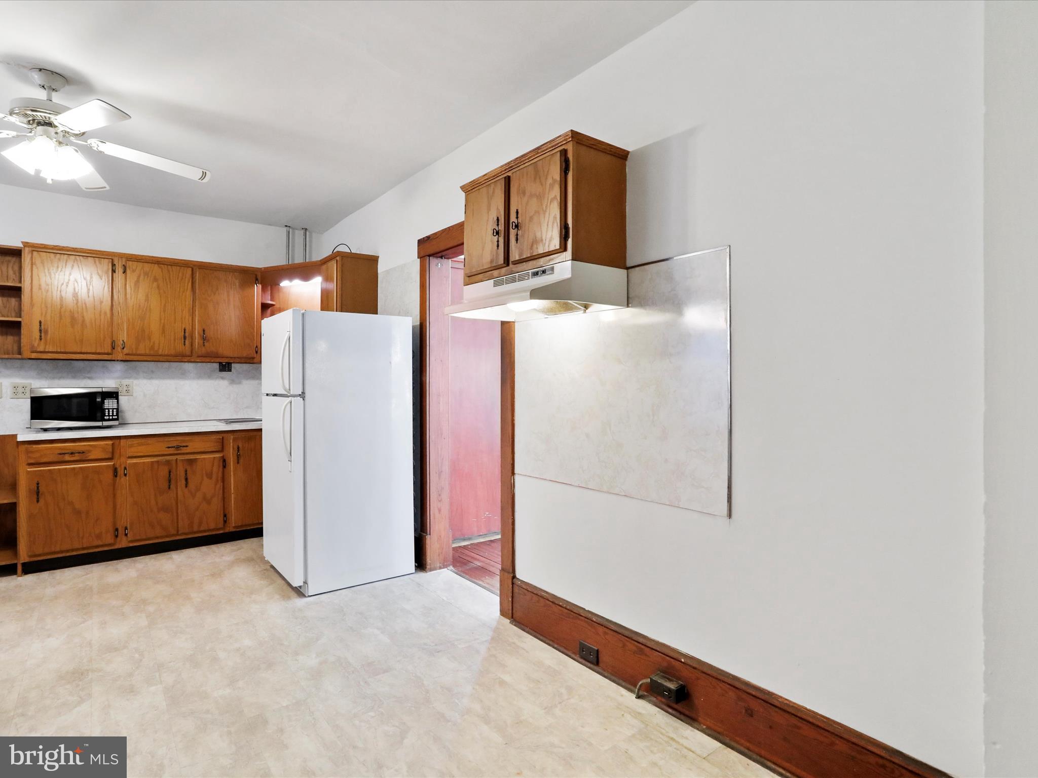 MAUGANSVILLE - Residential