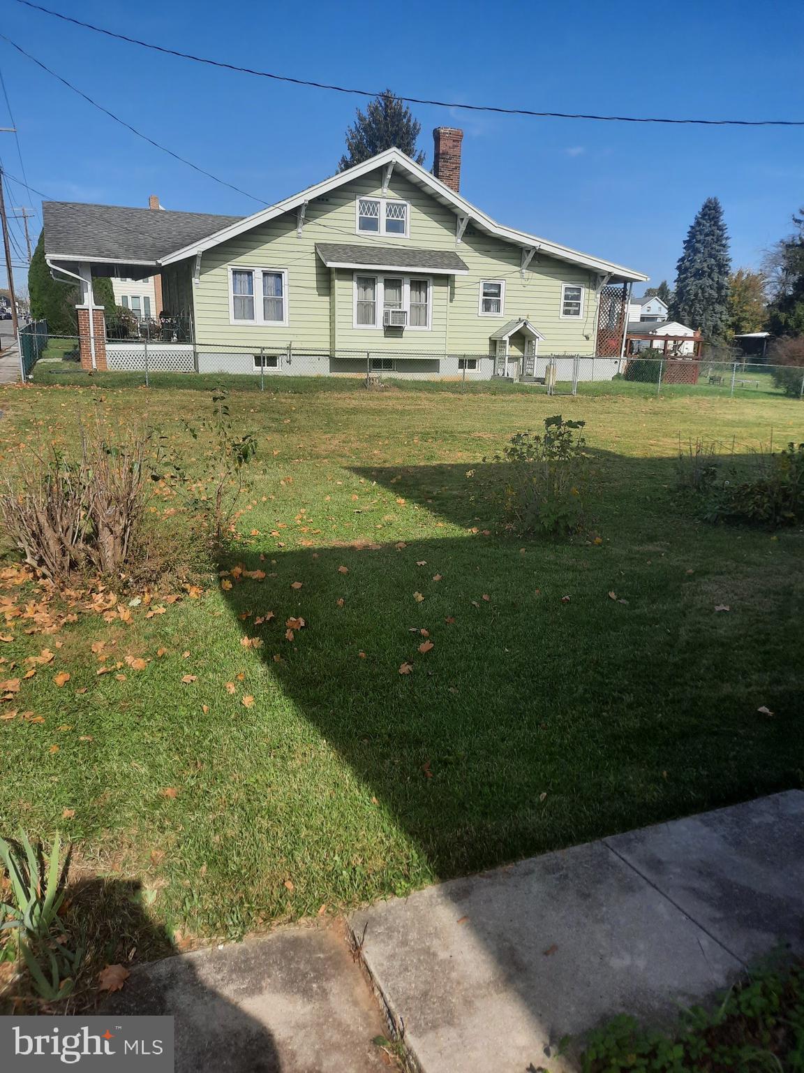 MAUGANSVILLE - Residential
