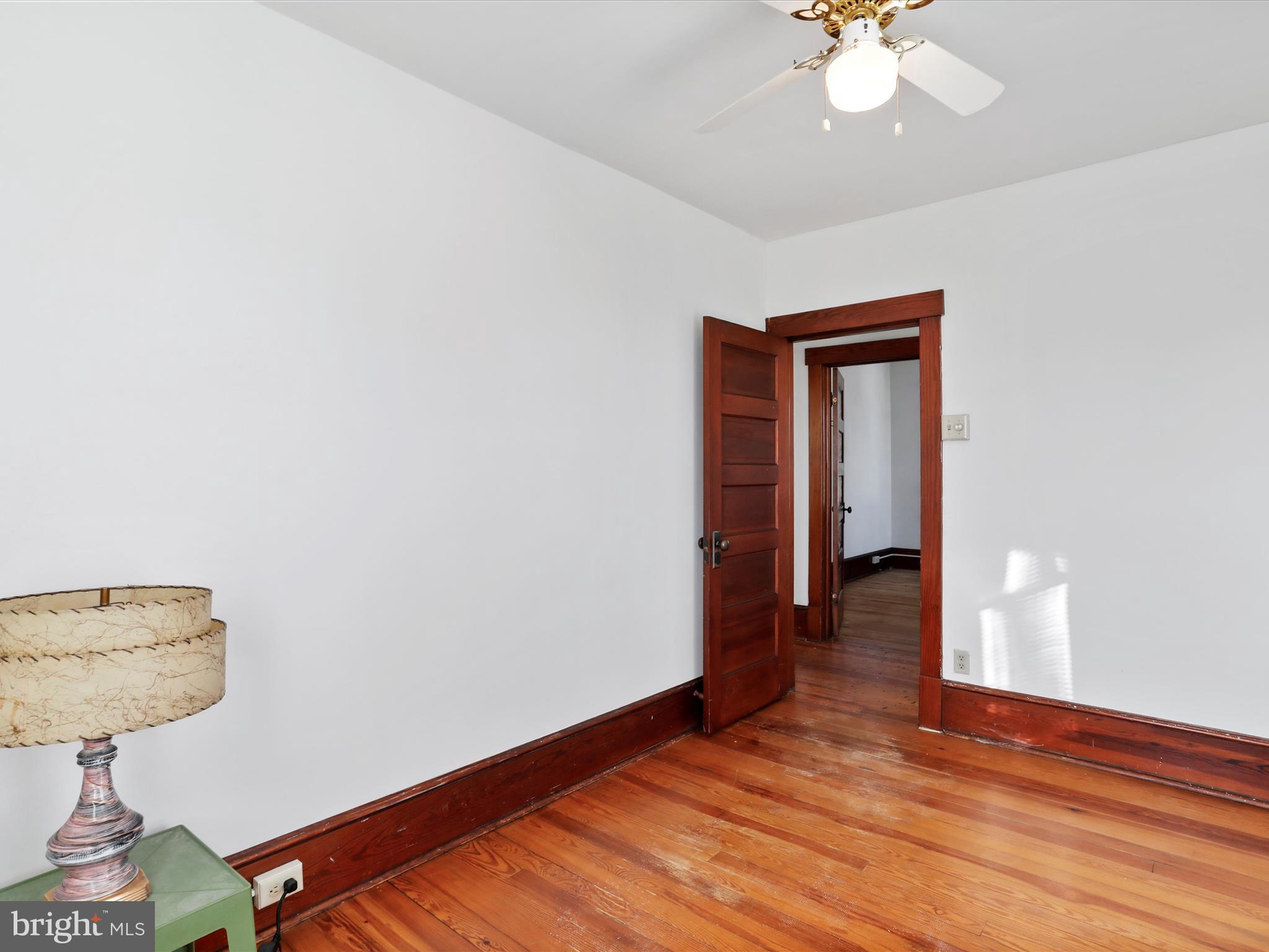 MAUGANSVILLE - Residential