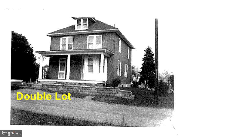 MAUGANSVILLE - Residential