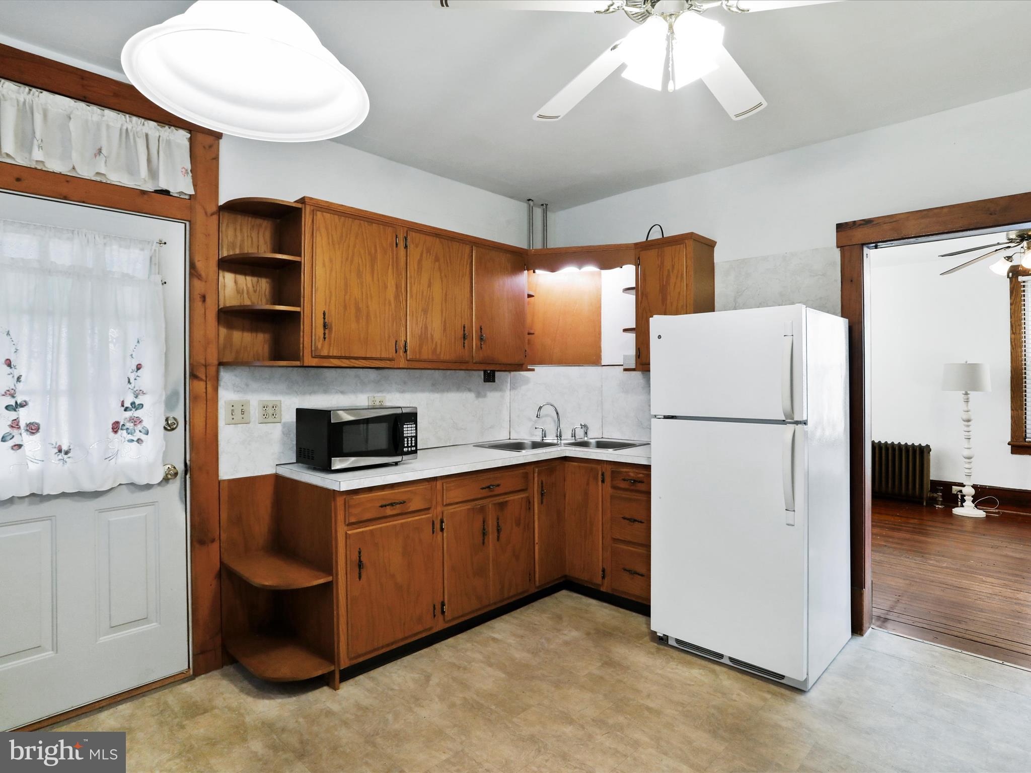 MAUGANSVILLE - Residential