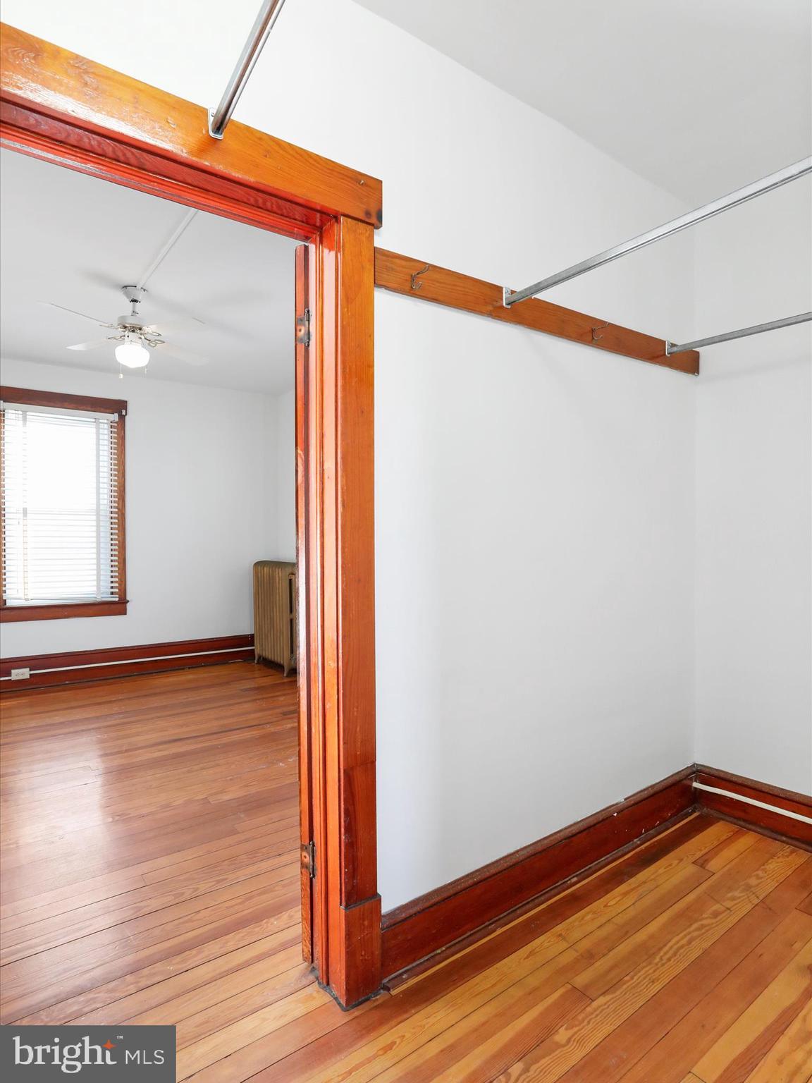 MAUGANSVILLE - Residential