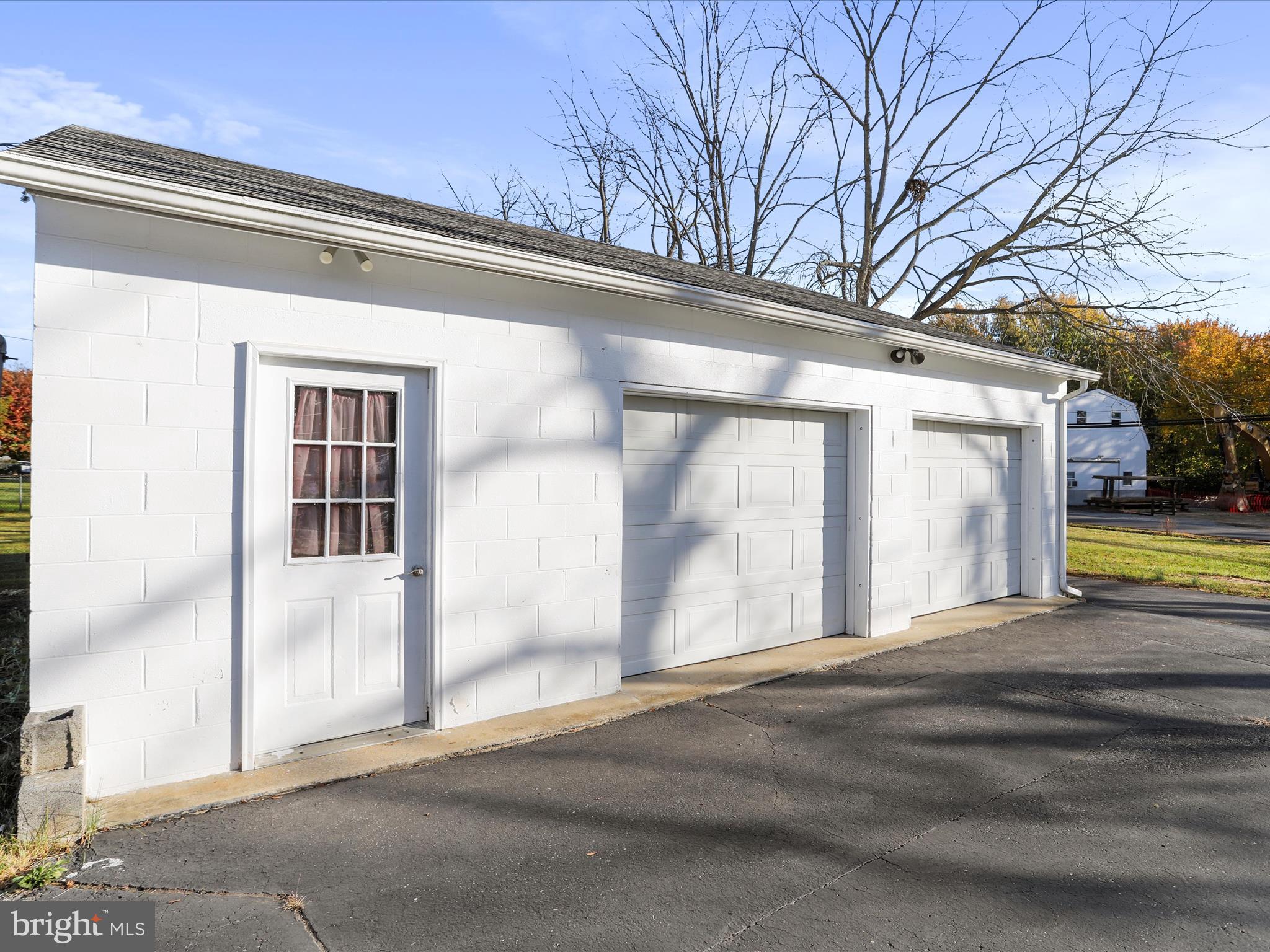 MAUGANSVILLE - Residential