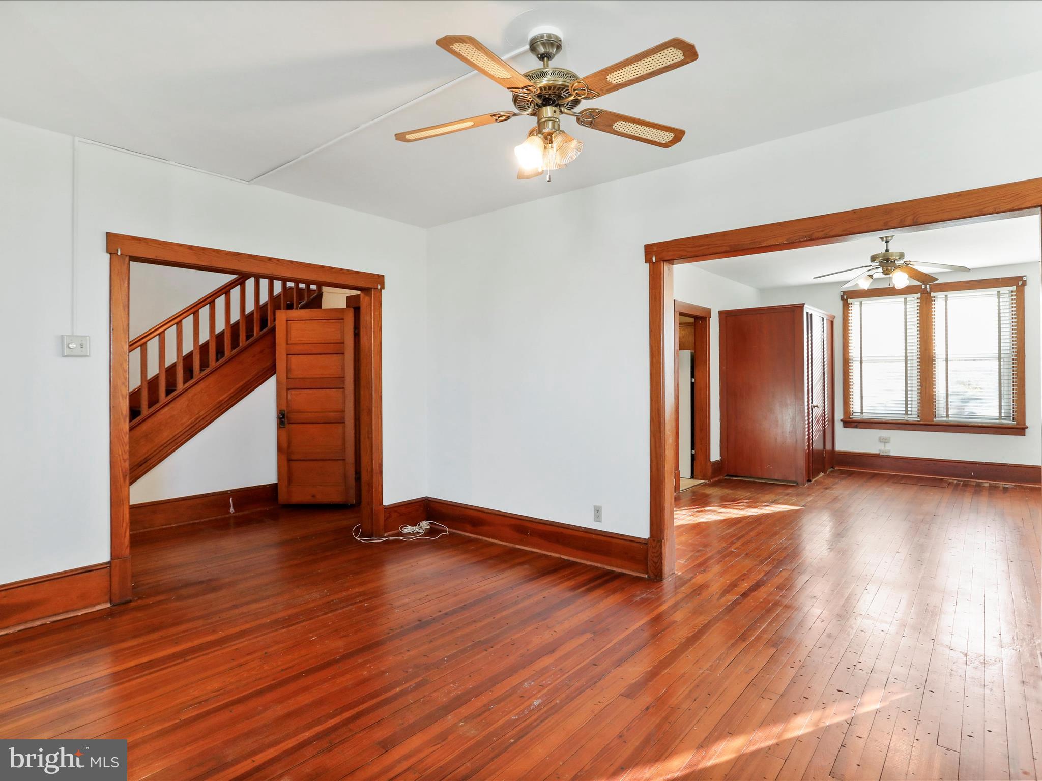 MAUGANSVILLE - Residential