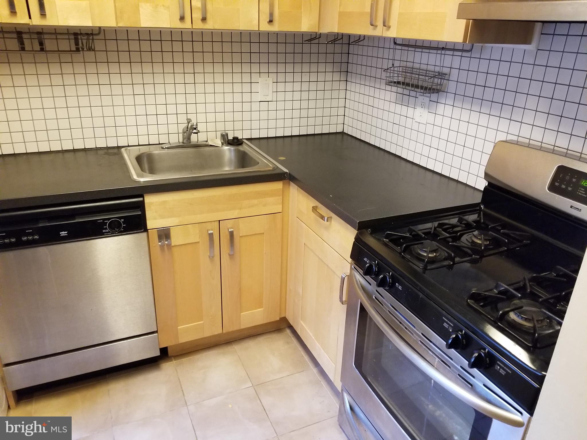 CEDAR VALLEY CONDOMINIUM - Residential Lease