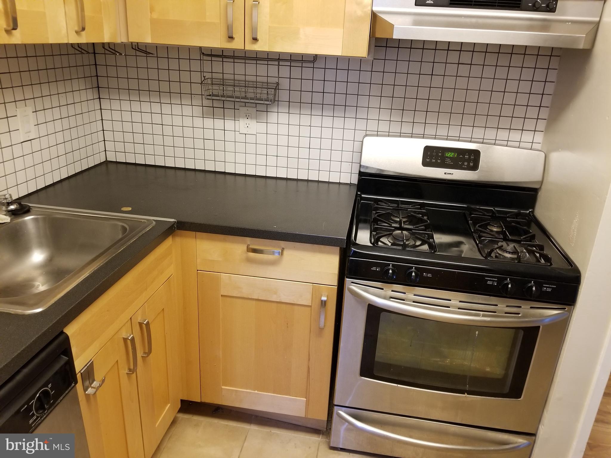 CEDAR VALLEY CONDOMINIUM - Residential Lease