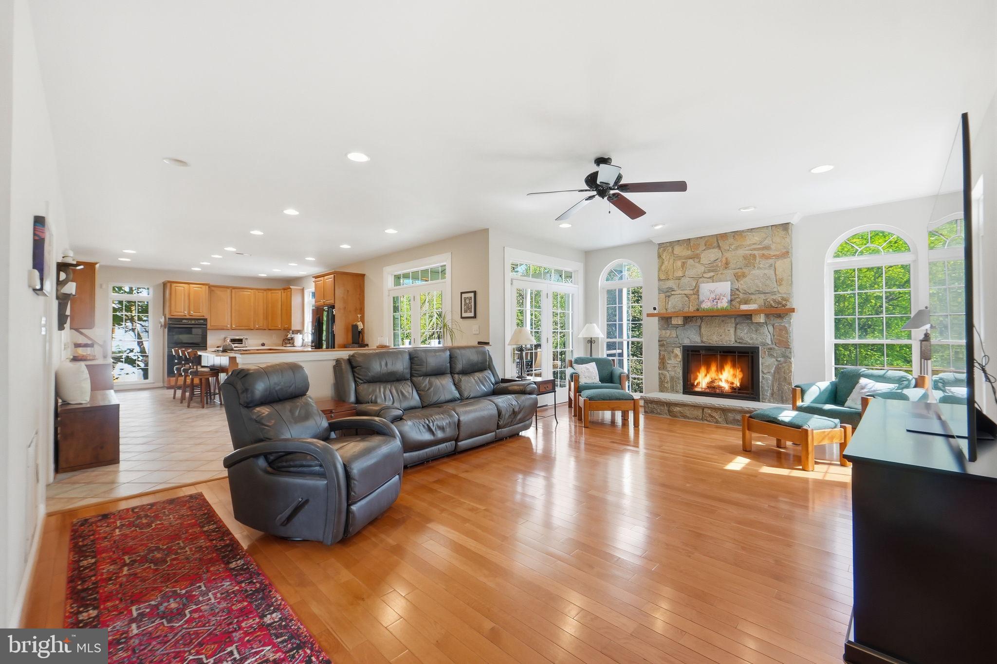BRIARCLIFF MANOR - Residential