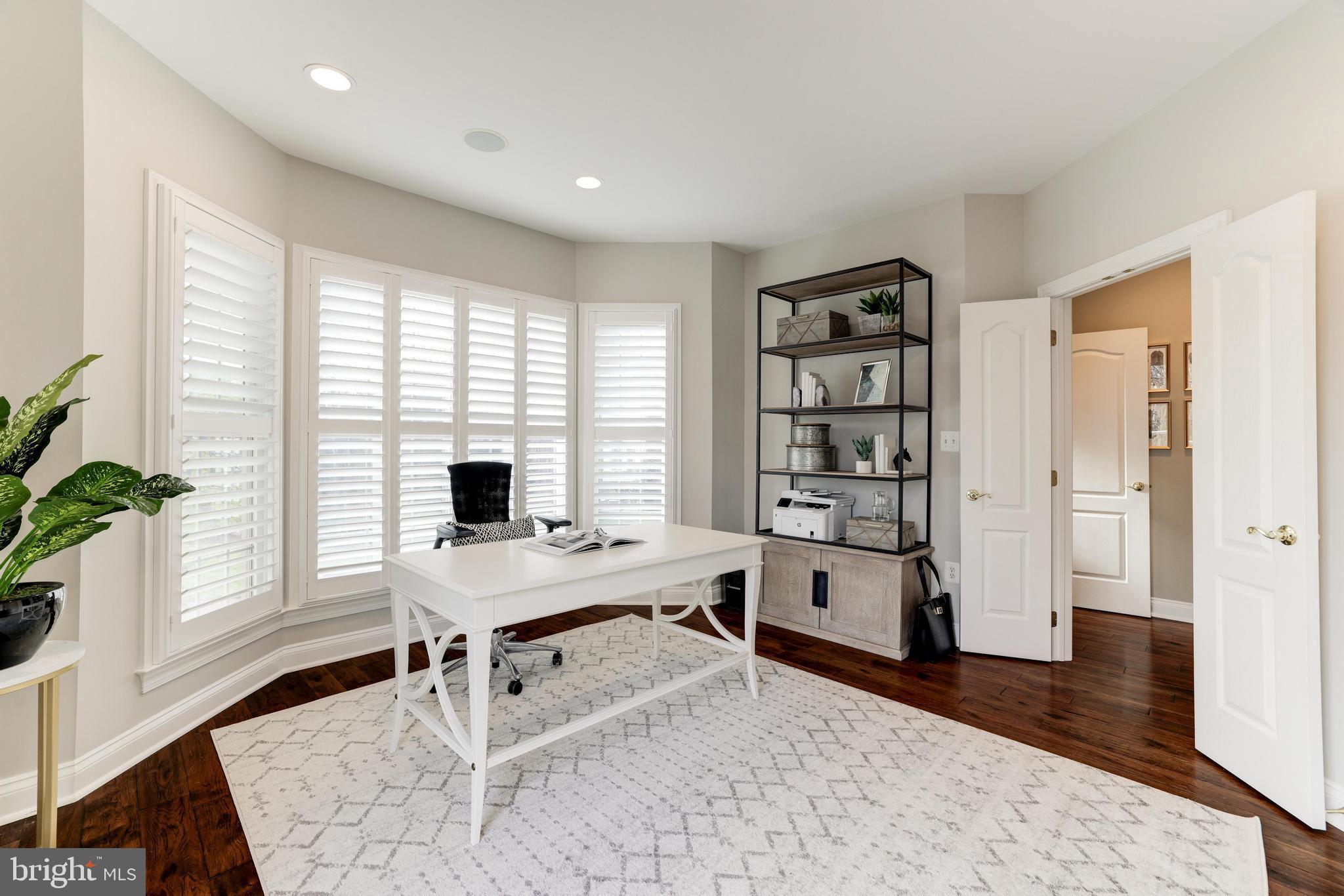 RIVER CREEK - Residential