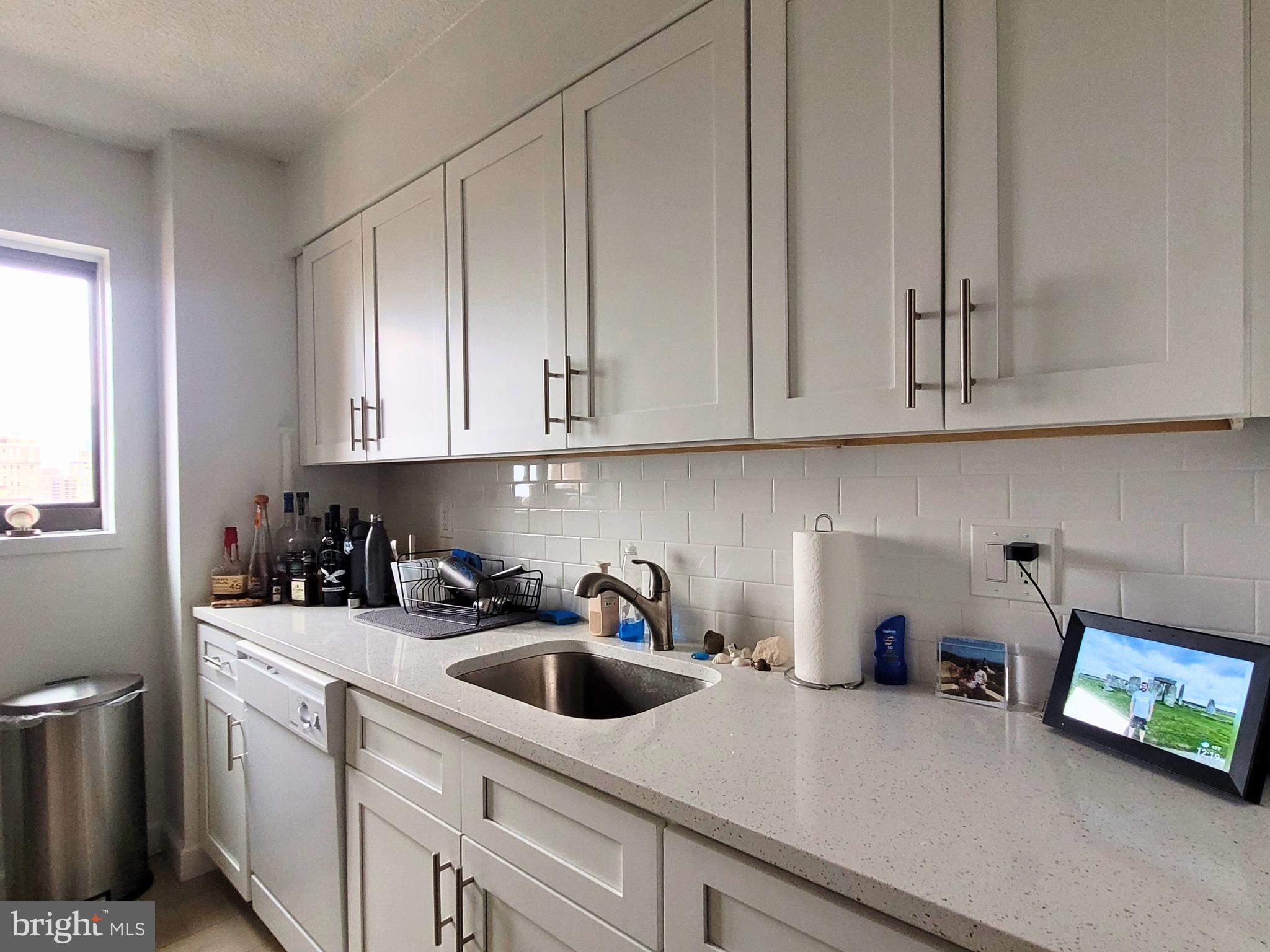 AVENUE OF THE ARTS - Residential Lease