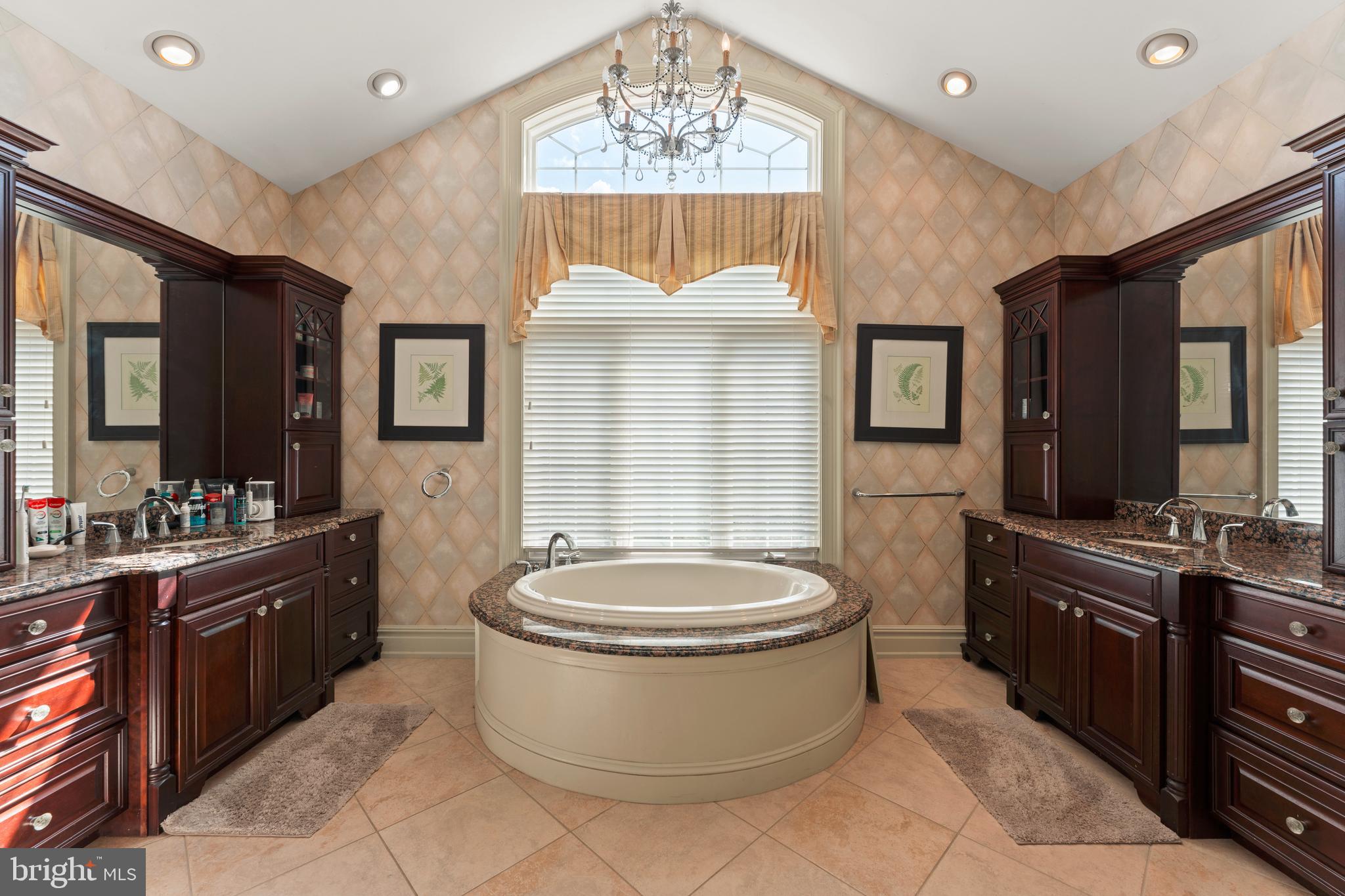 GOLF CLUB ESTATES - Residential