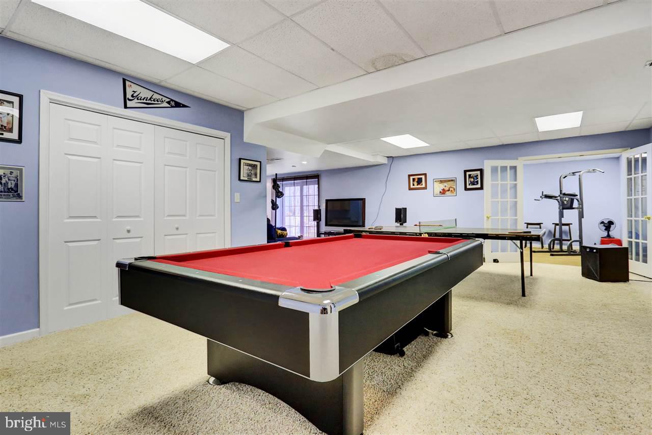 LAUREL SUMMIT - Residential