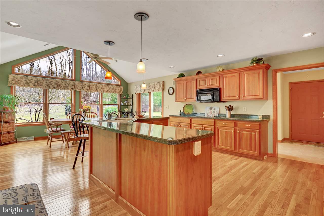 LAUREL SUMMIT - Residential