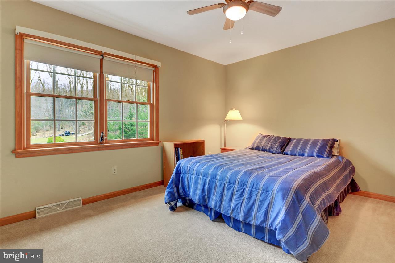 LAUREL SUMMIT - Residential