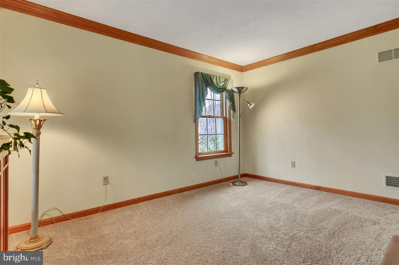 LAUREL SUMMIT - Residential
