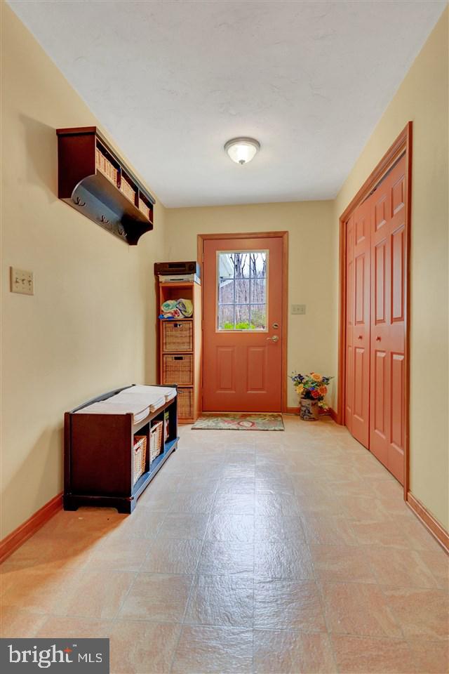 LAUREL SUMMIT - Residential