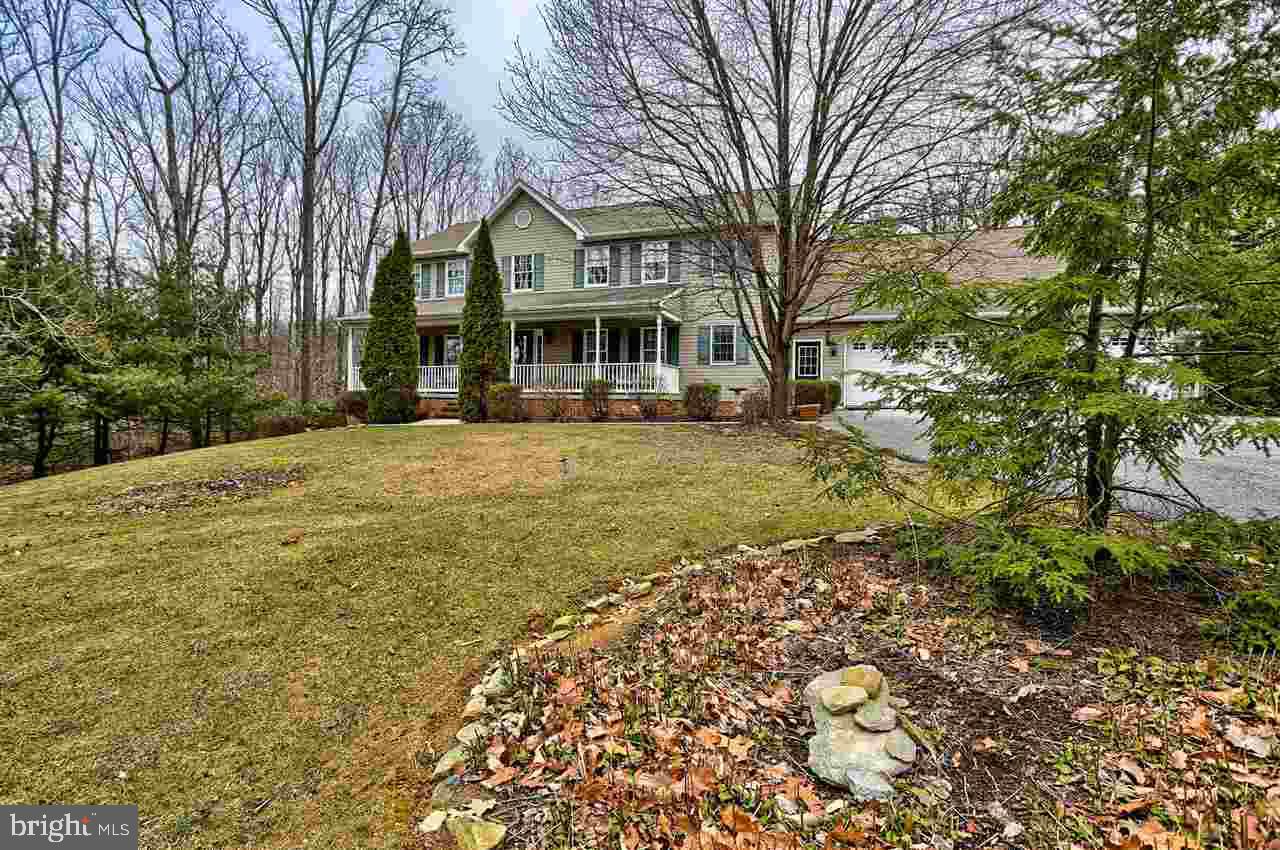LAUREL SUMMIT - Residential
