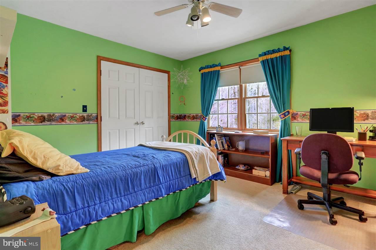 LAUREL SUMMIT - Residential