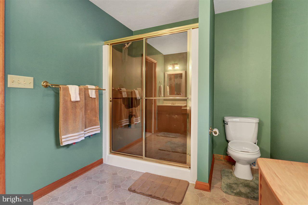 LAUREL SUMMIT - Residential