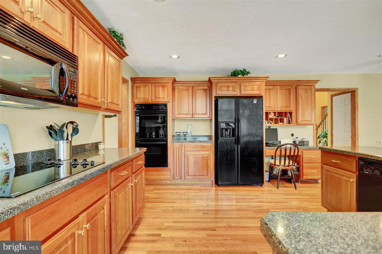 LAUREL SUMMIT - Residential