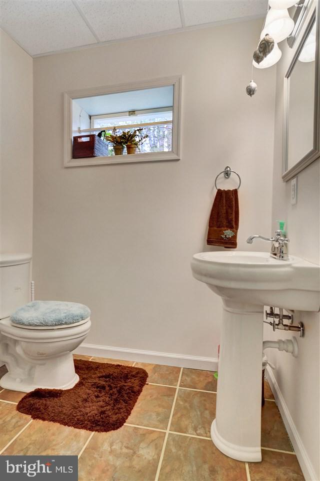 LAUREL SUMMIT - Residential