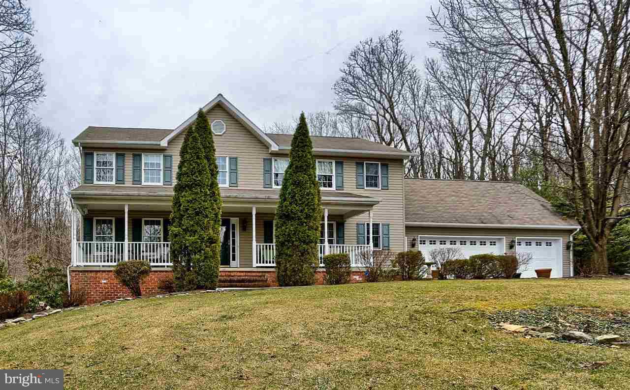LAUREL SUMMIT - Residential