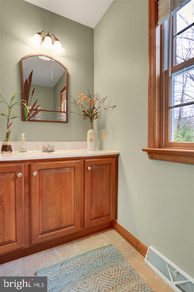 LAUREL SUMMIT - Residential