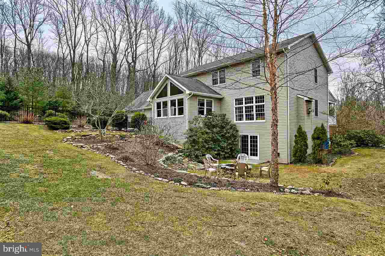 LAUREL SUMMIT - Residential