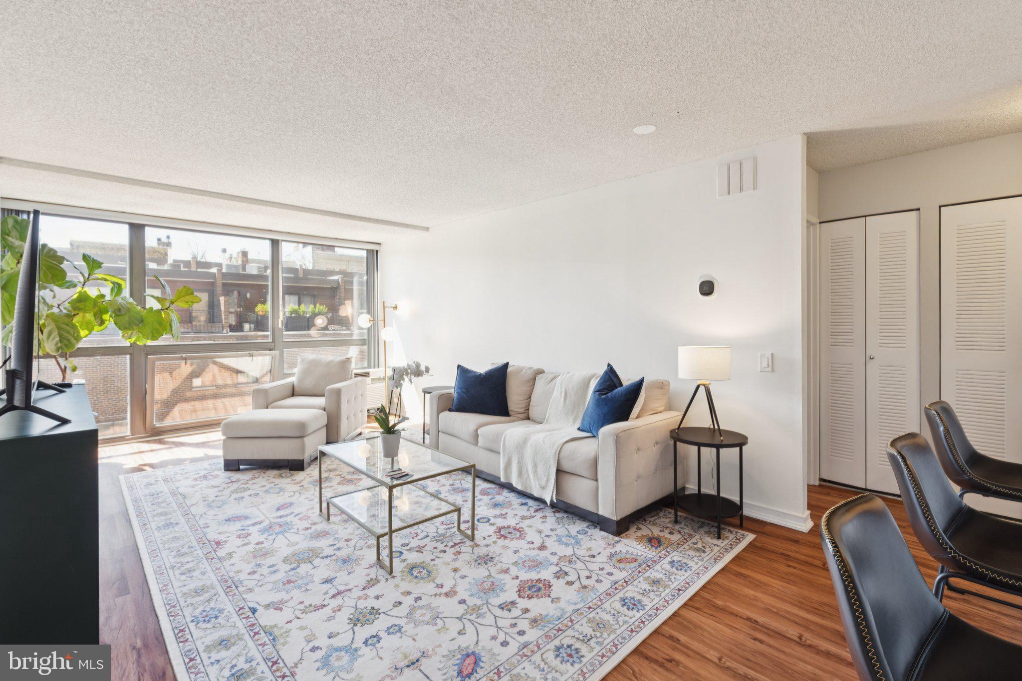 WASHINGTON SQ - Residential