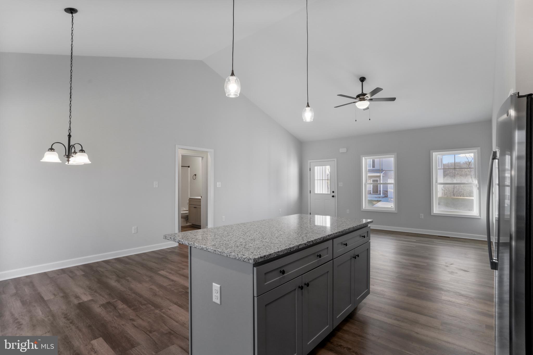MIDDLE CREEK VISTAS - Residential