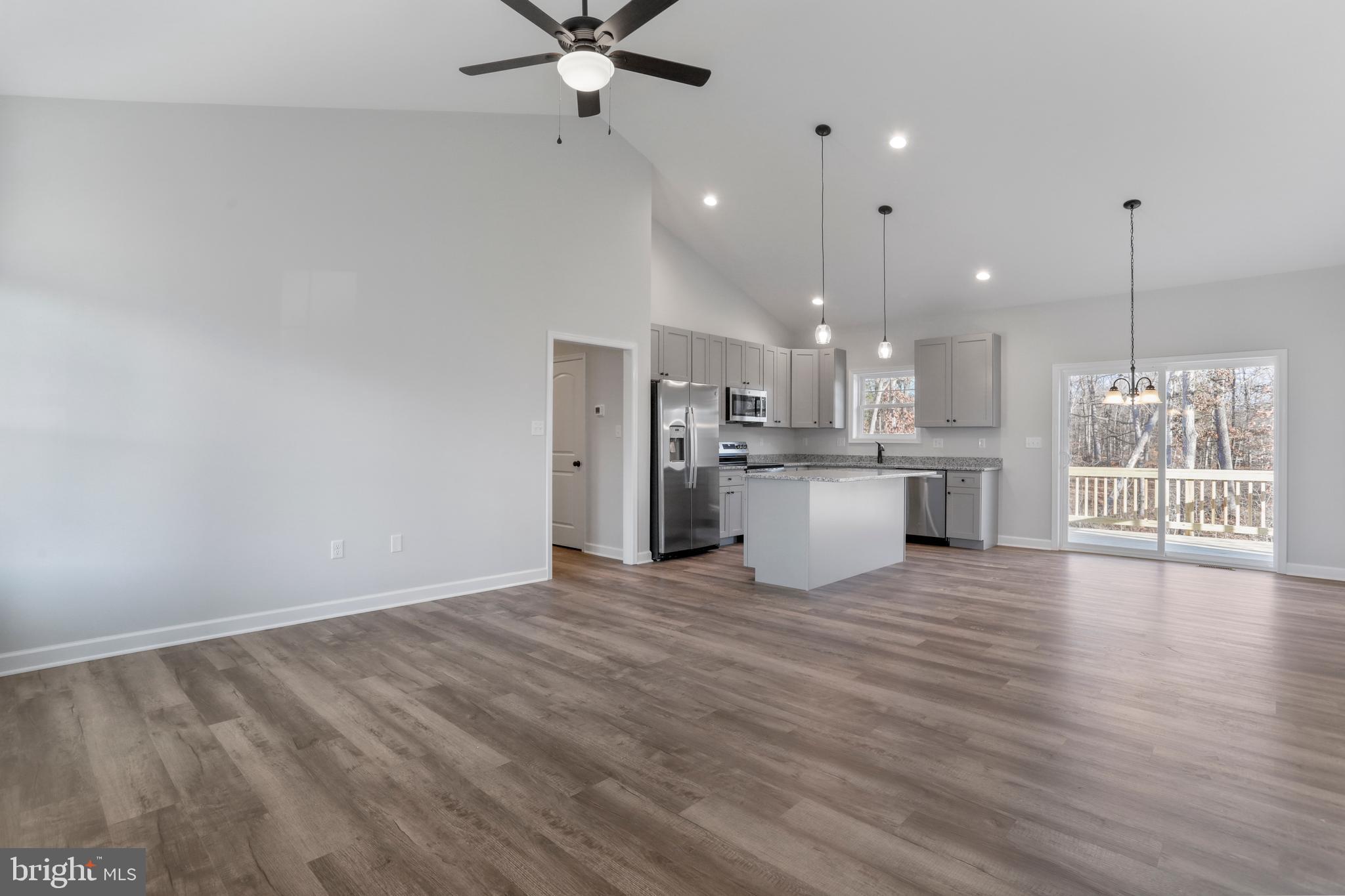 MIDDLE CREEK VISTAS - Residential