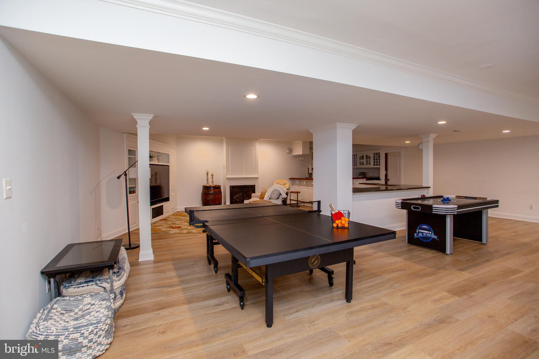 MEADOW WOOD - Residential