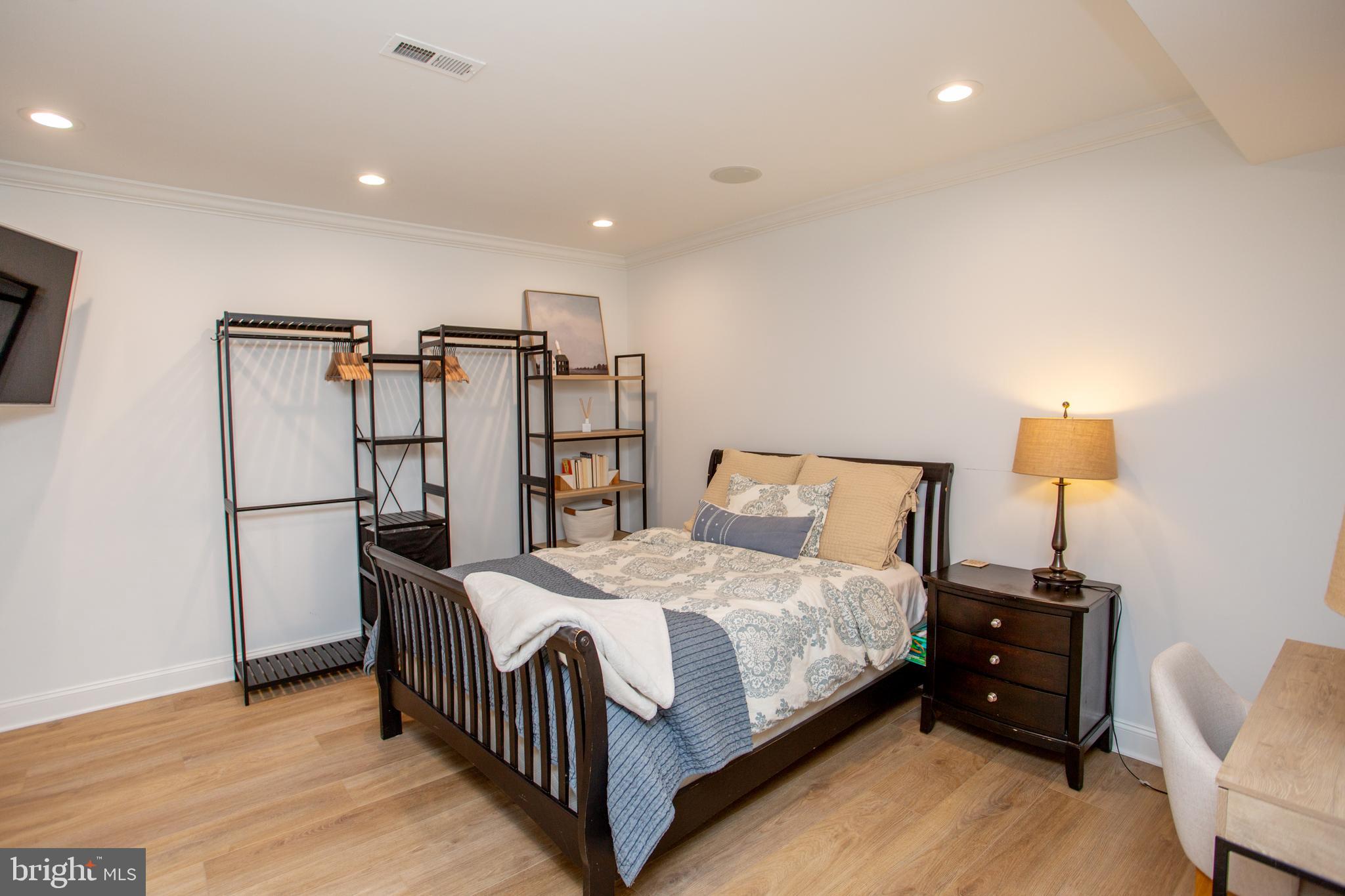 MEADOW WOOD - Residential