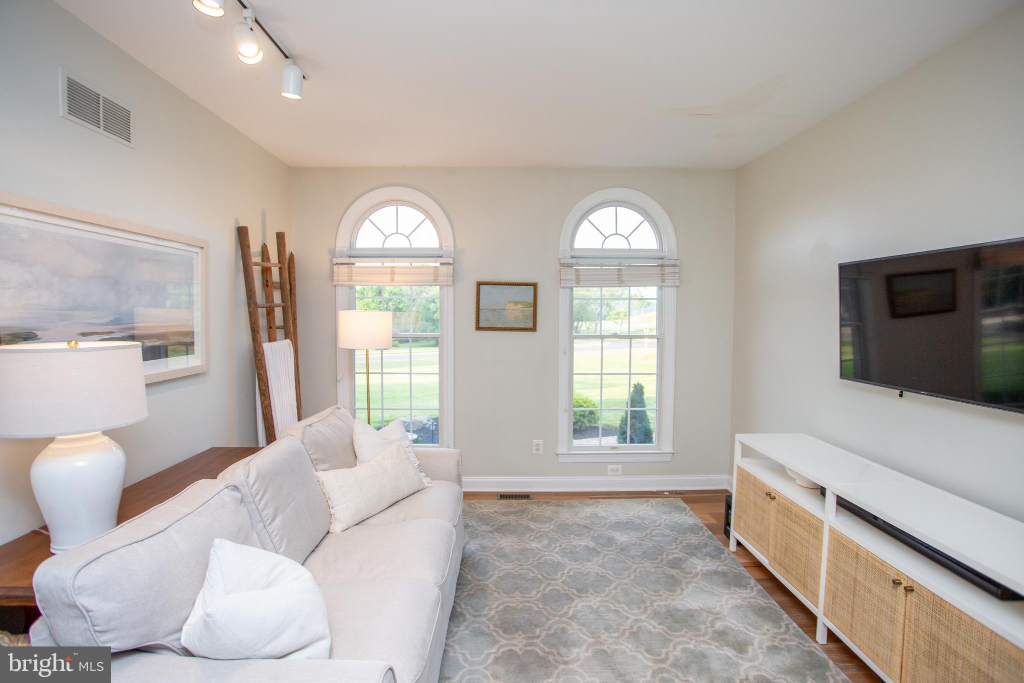 MEADOW WOOD - Residential
