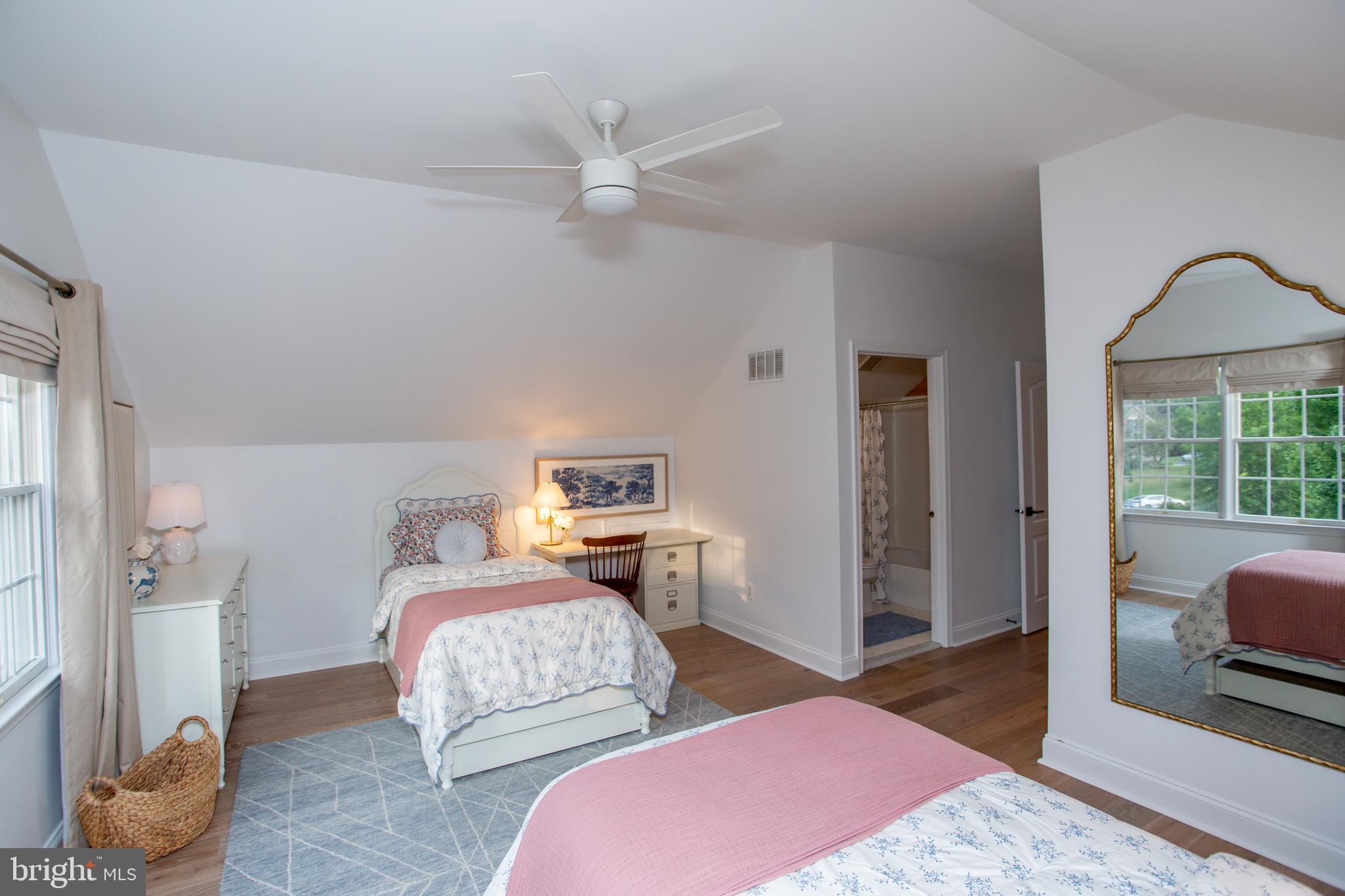 MEADOW WOOD - Residential