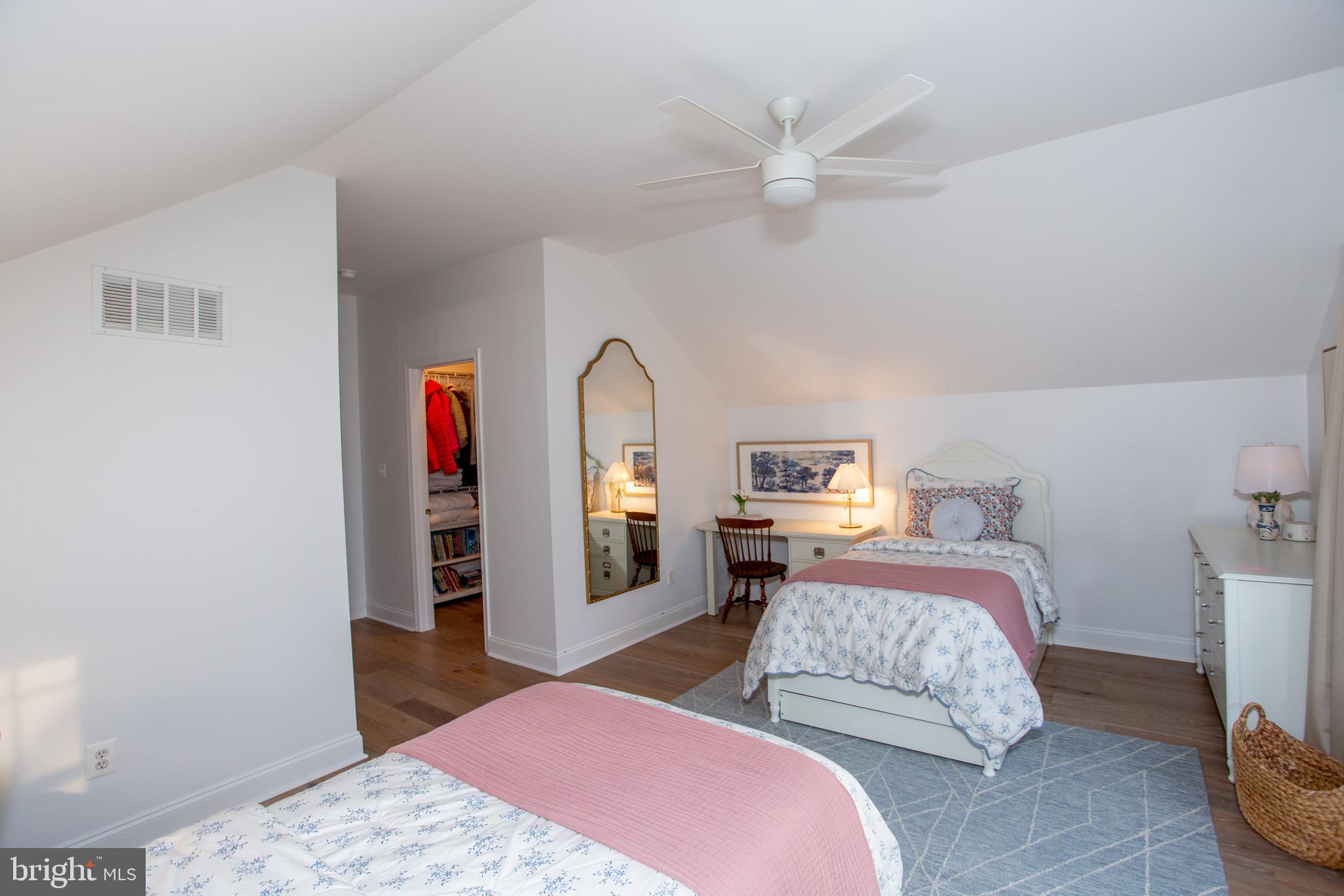 MEADOW WOOD - Residential