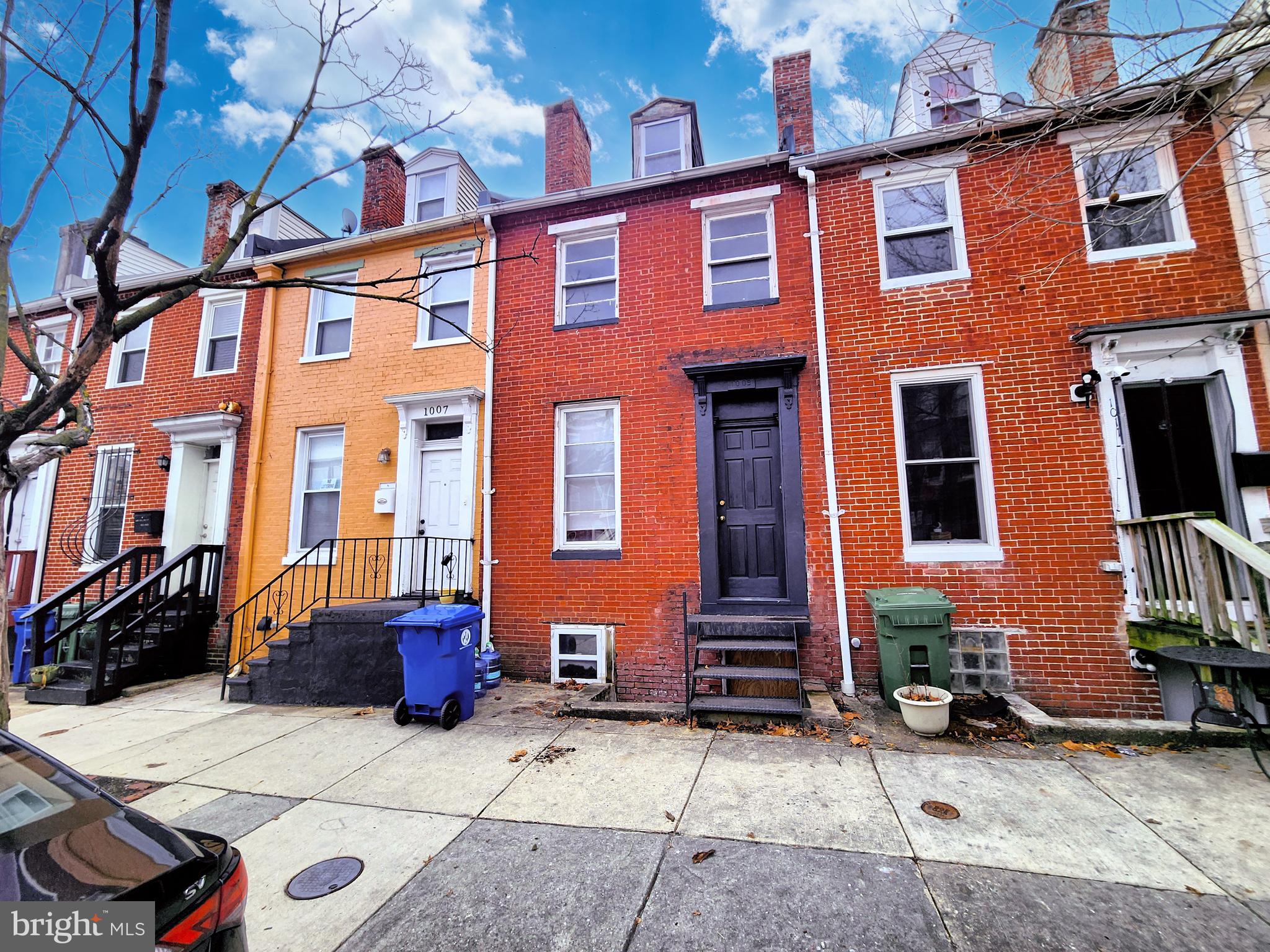HOLLINS MARKET - Residential