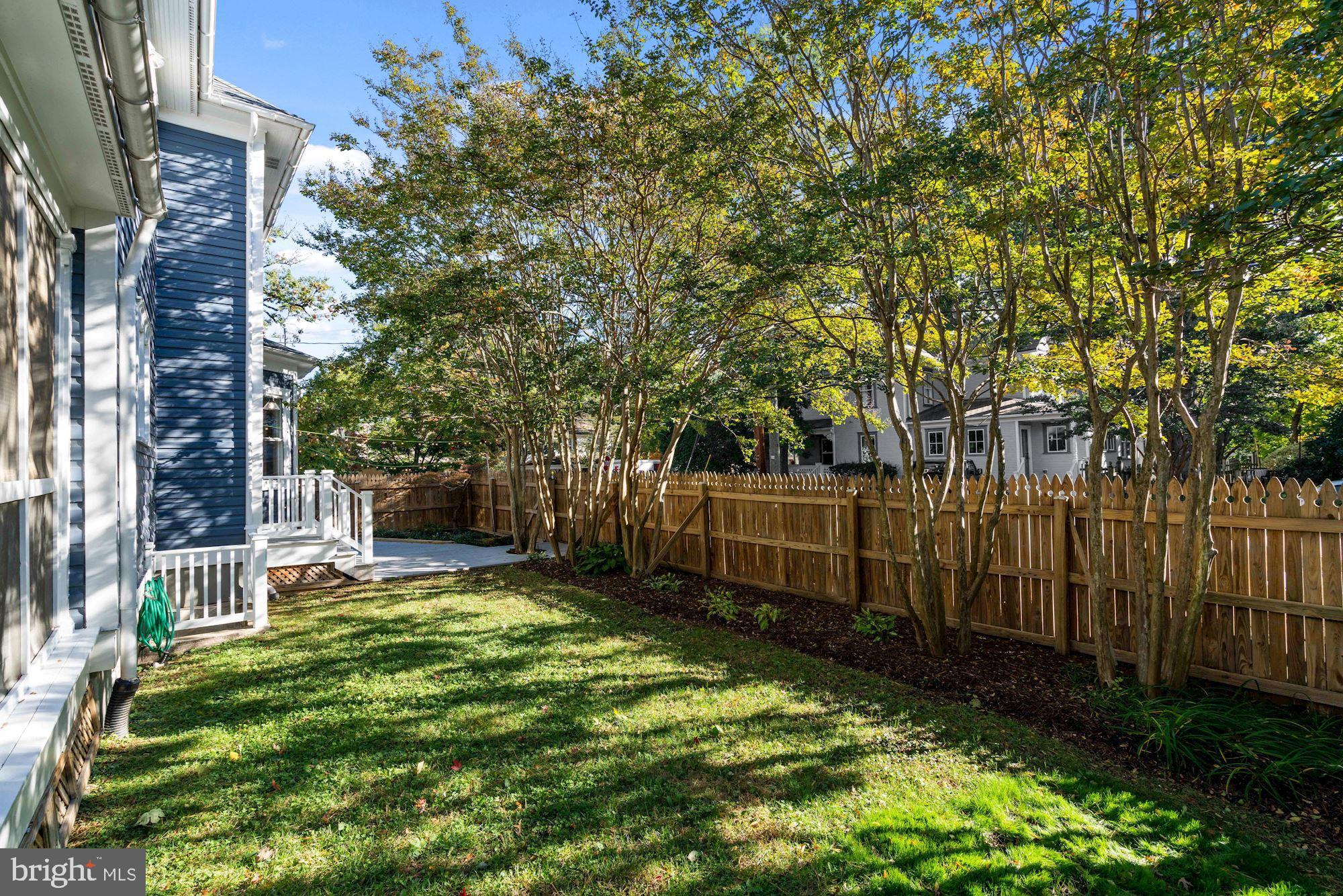 MAYWOOD - Residential