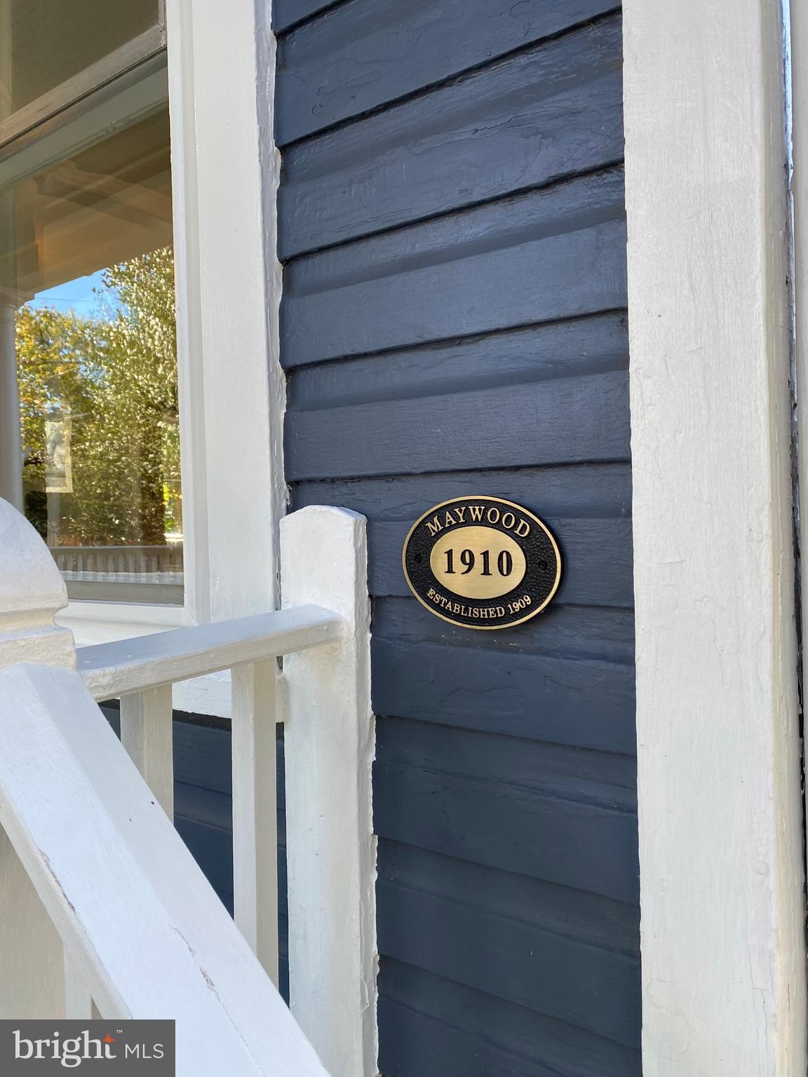 MAYWOOD - Residential