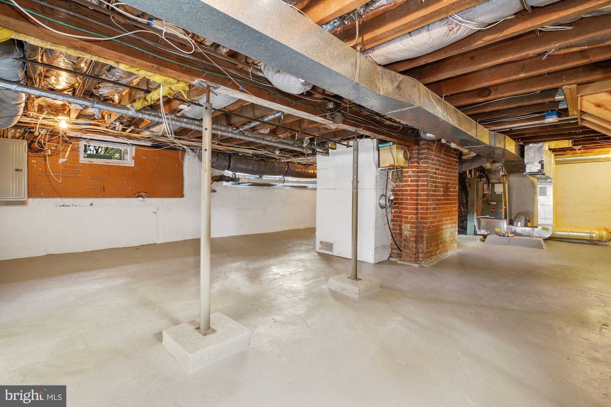MAYWOOD - Residential