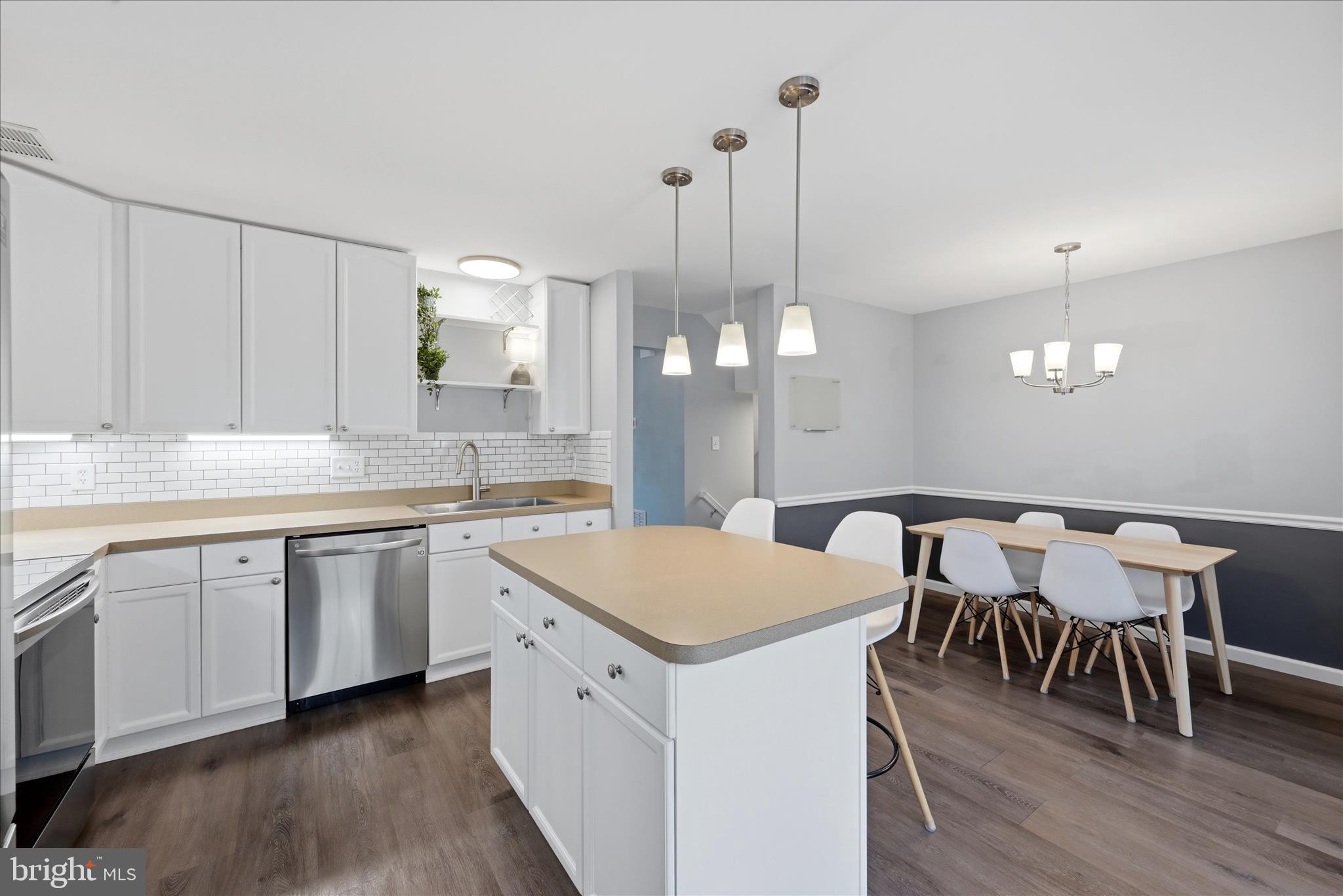 COUNTY GREEN - Residential