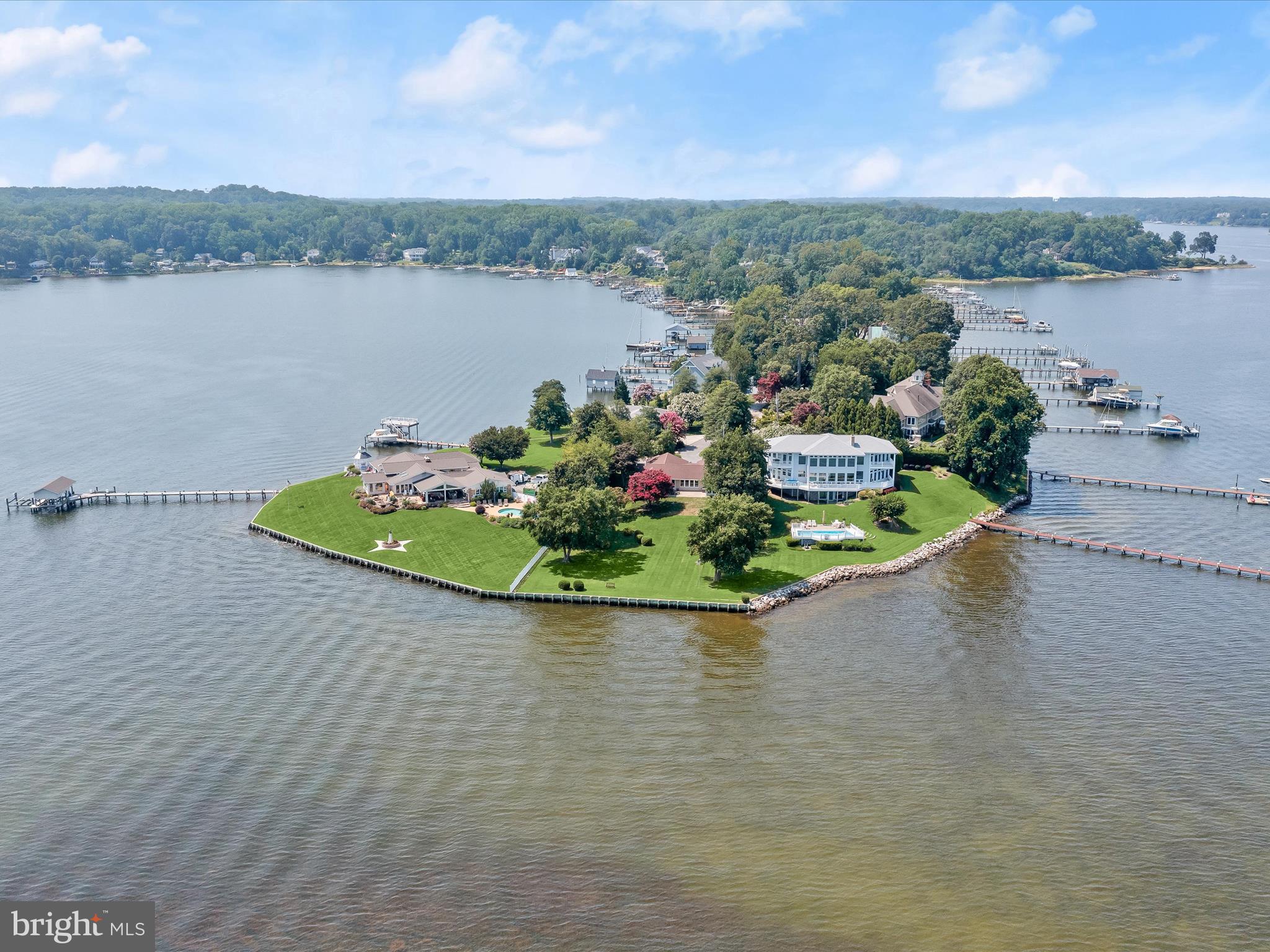 LONG POINT ON THE SEVERN - Residential
