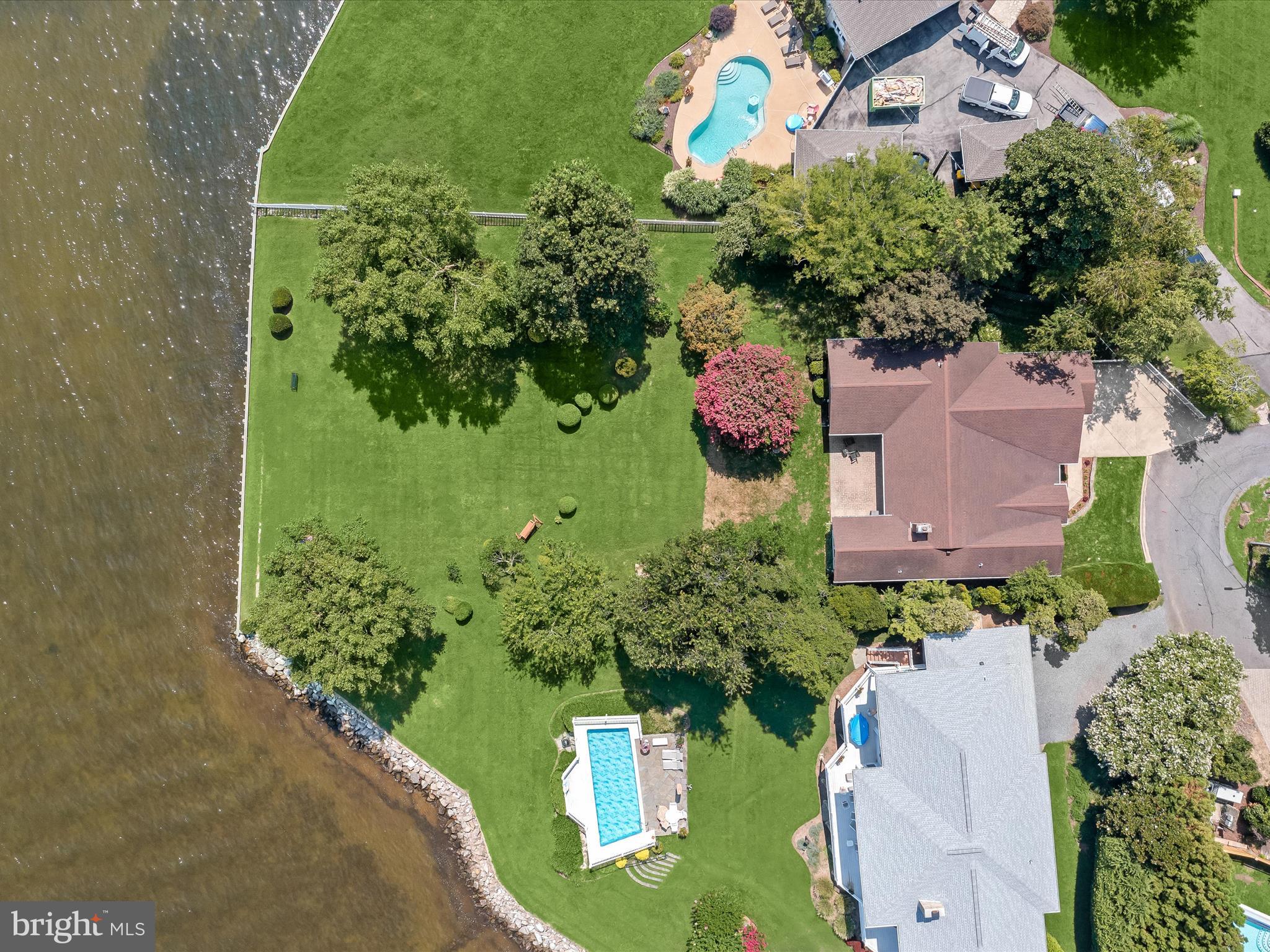 LONG POINT ON THE SEVERN - Residential