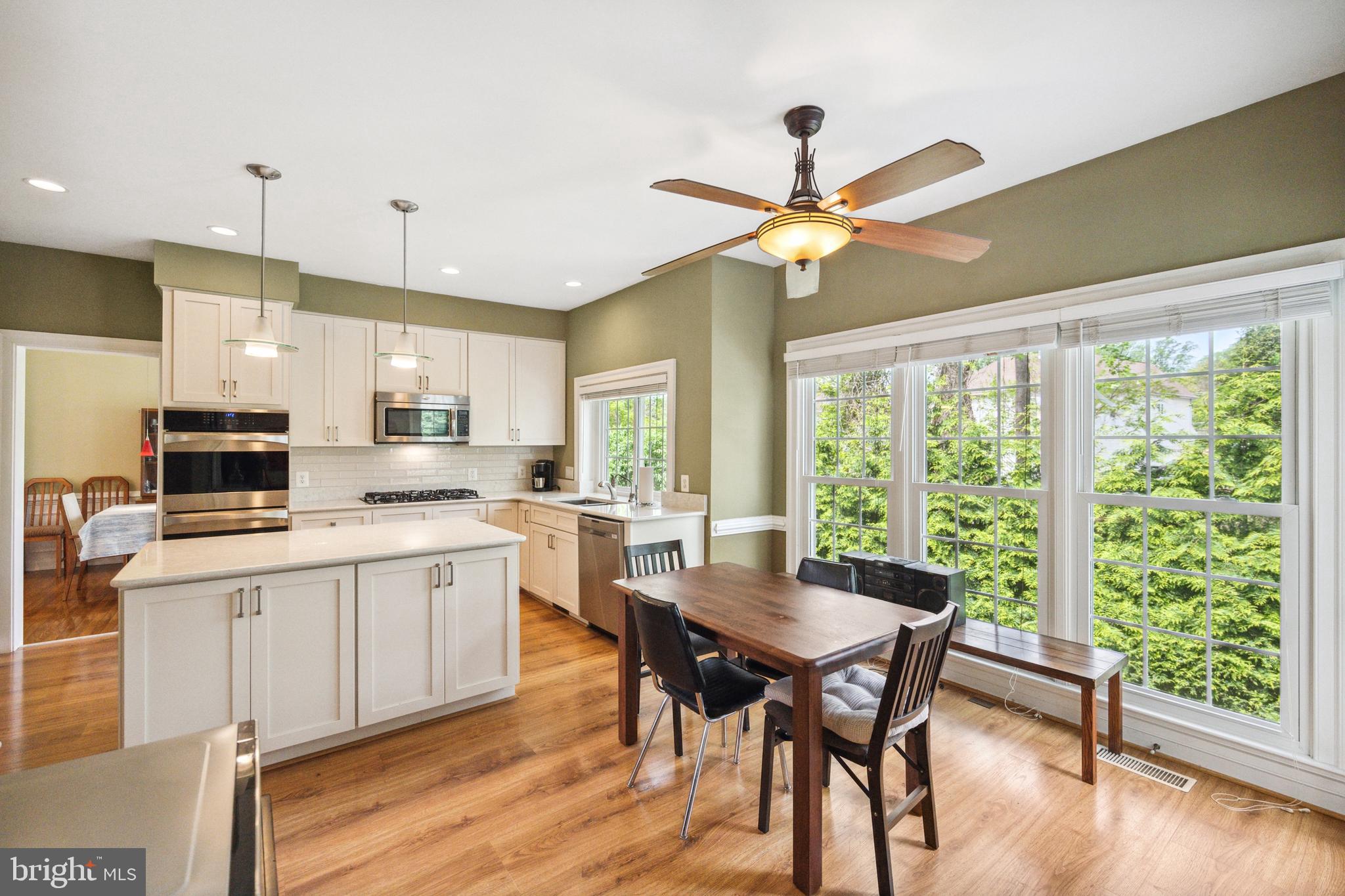 COURTHOUSE OAKS - Residential